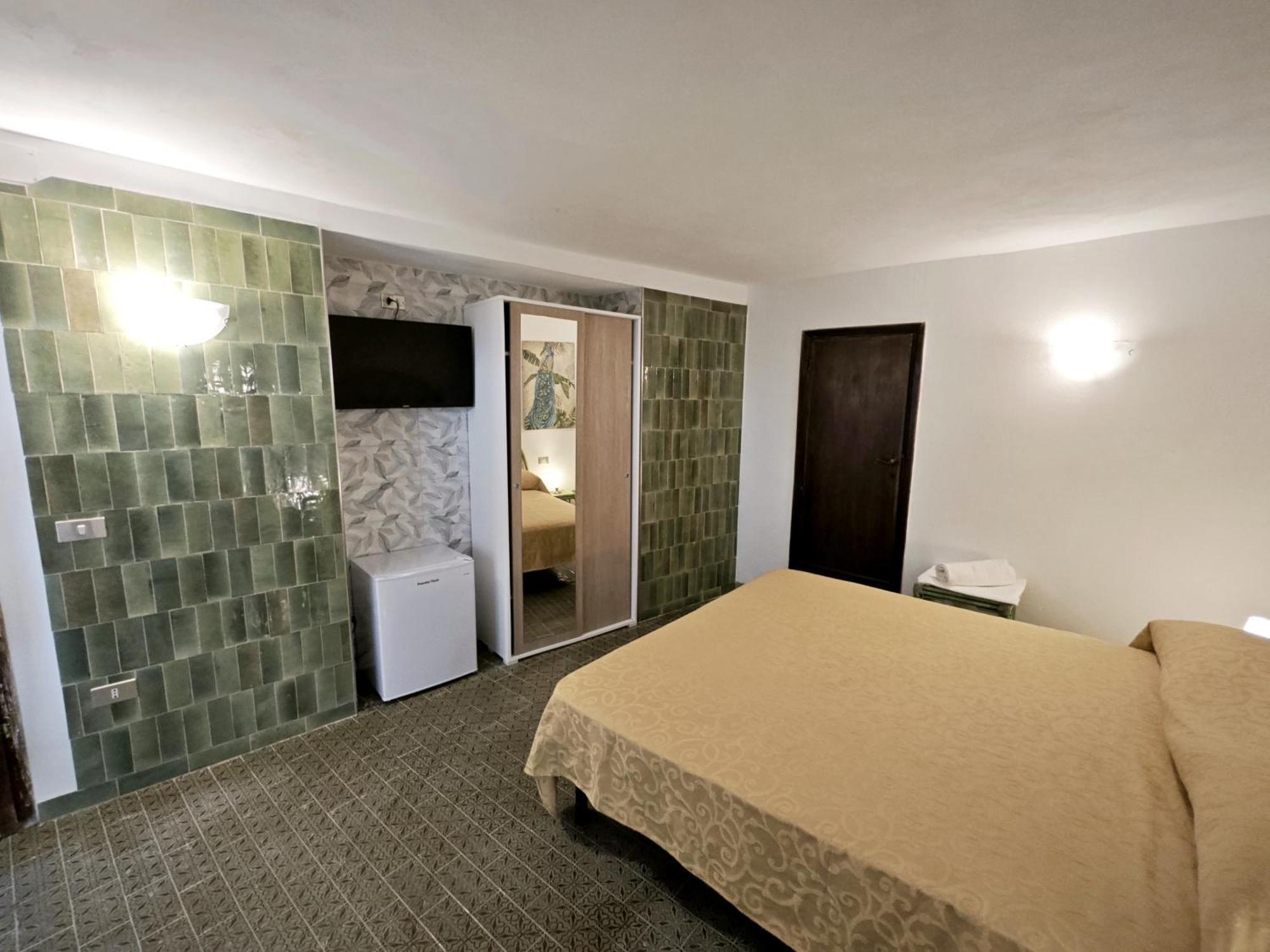 Hotel Golfo Azzurro Capoliveri  Exterior photo